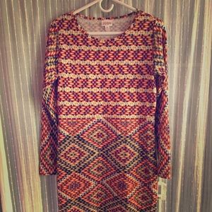 This is an “Elegant” LuLaRoe Debbie in medium.